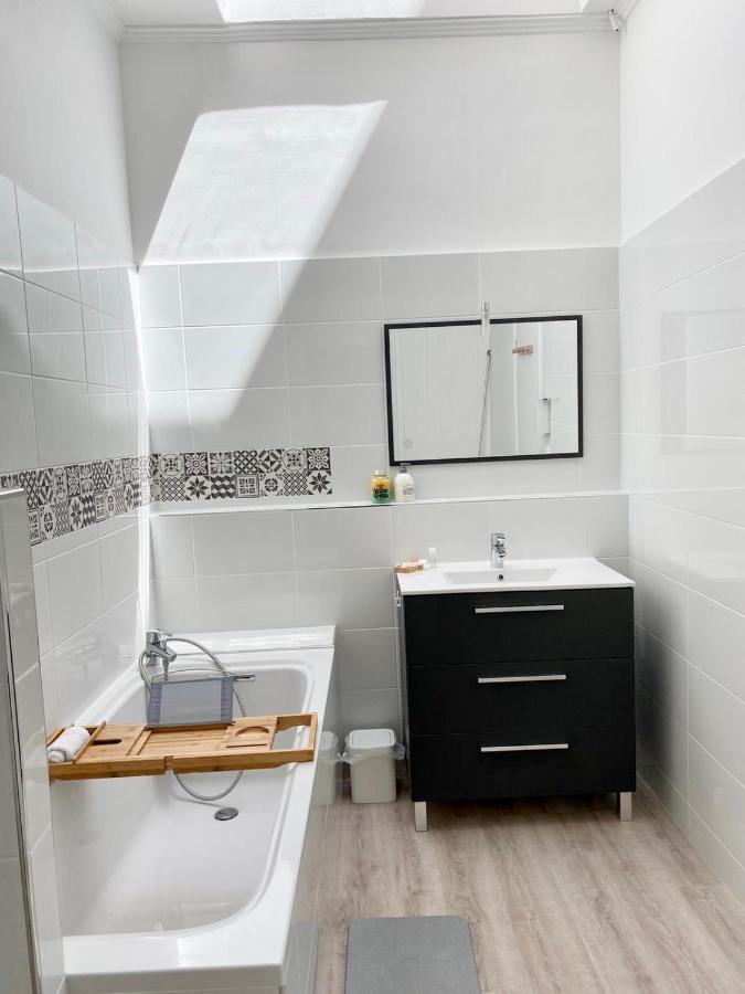 Garden Spa-Hyper Centre Avec Cour-Calme-Sauna-Hamam Apartment Troyes Exterior photo